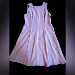 Women's boat neck sleeveless light purple dress back zipper mid length medium
